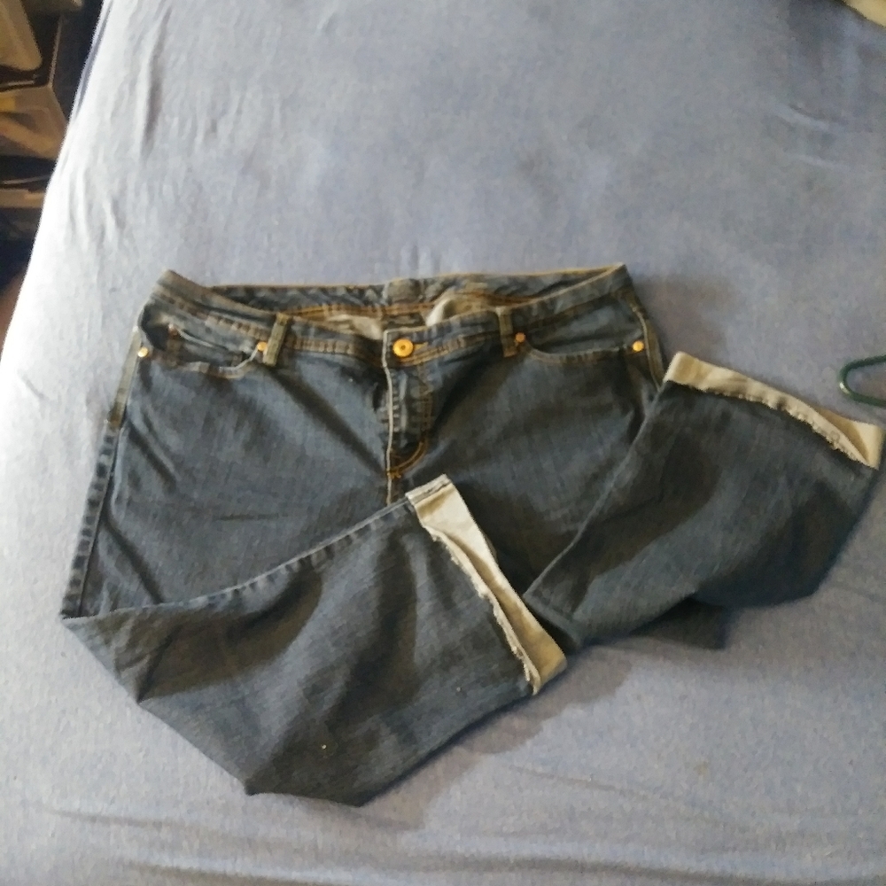 Cuffed Denim capris